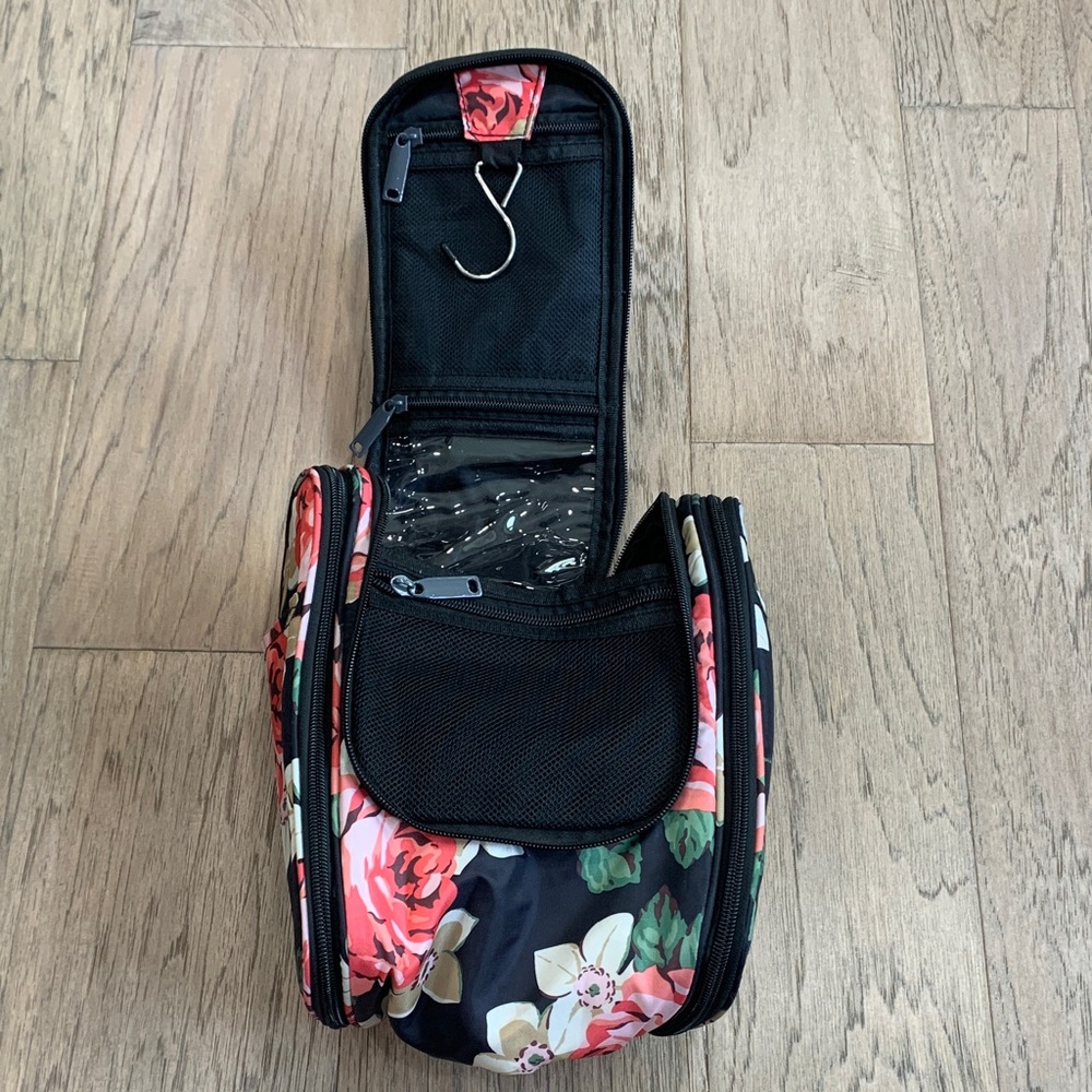 NWOT Narwey Hanging Travel Toiletry Bag - Black With Pink/White Flowers - Picture 2 of 4